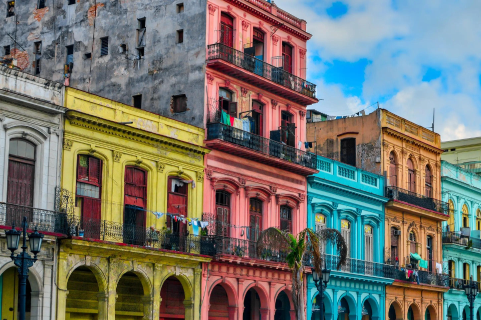 Desafíos y Declive: La Crisis Permanente de la Industria Turística Cubana