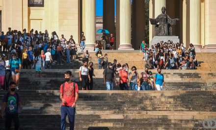 Del colapso financiero al estallido estudiantil: el tarifazo que encendió Cuba